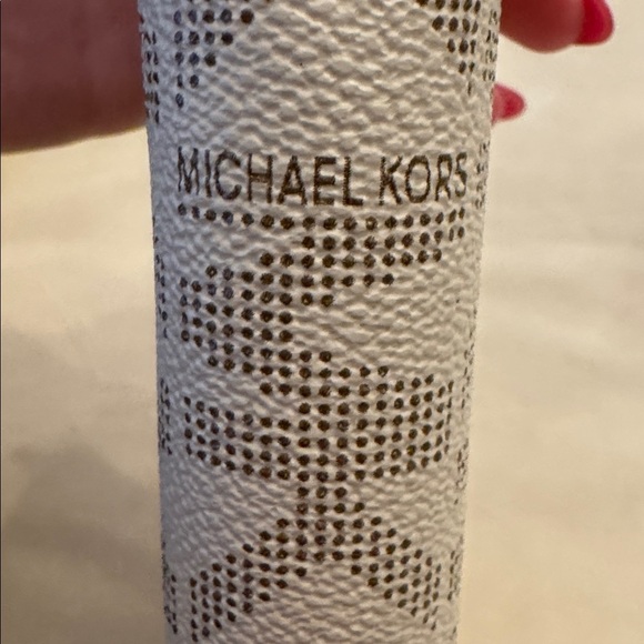 Amazing condition! Michael Kors Logo Wallet/Wristlet - Picture 13 of 13